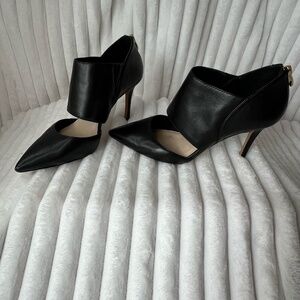 Vince Camuto Zip 3 1/2 " Heels with Penny Heel Black Size 8.5